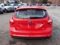 Race Red - Focus SE 5-Door Photo No. 5