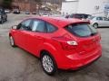 Race Red - Focus SE 5-Door Photo No. 6