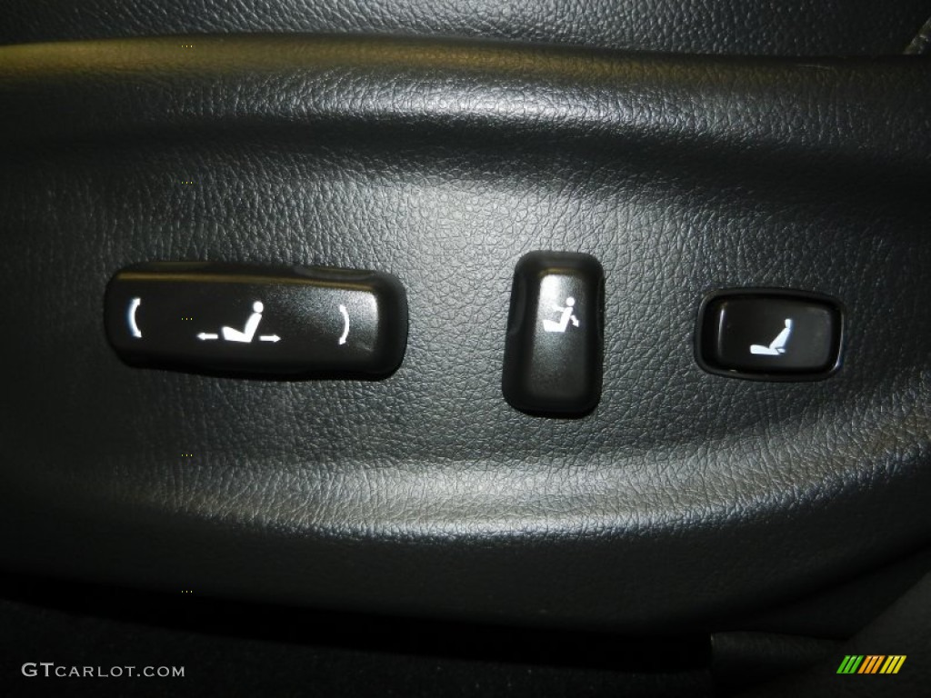 2011 Sorento EX V6 AWD - Snow White Pearl / Black photo #20