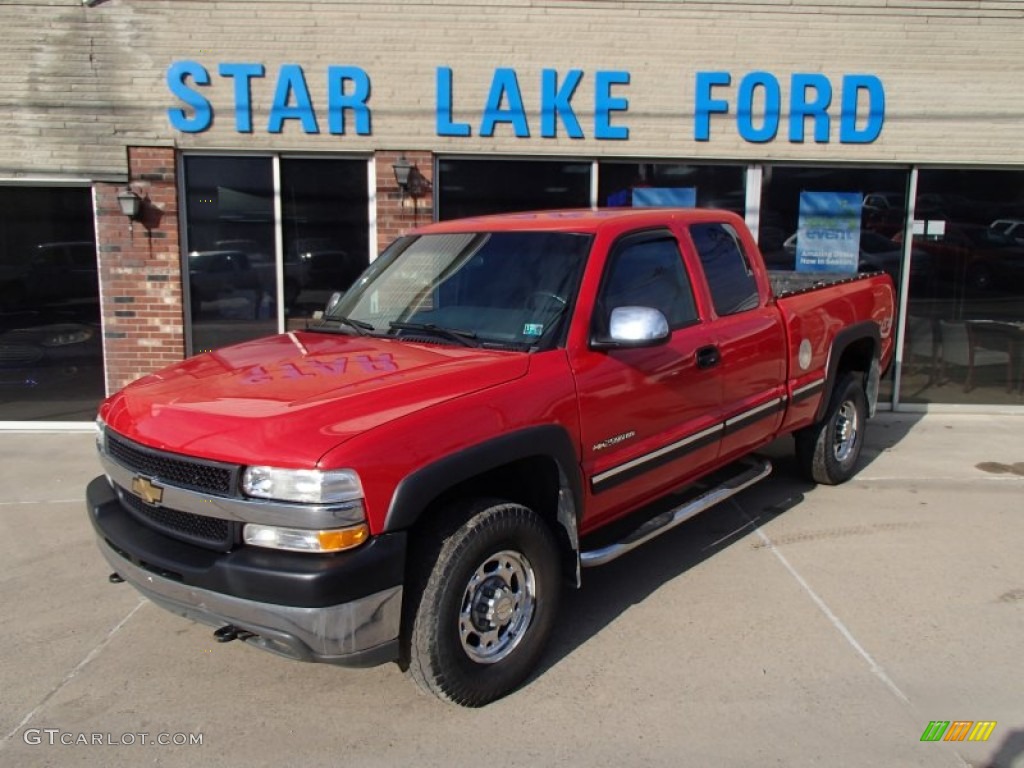 2002 Silverado 2500 LS Extended Cab 4x4 - Victory Red / Graphite photo #1