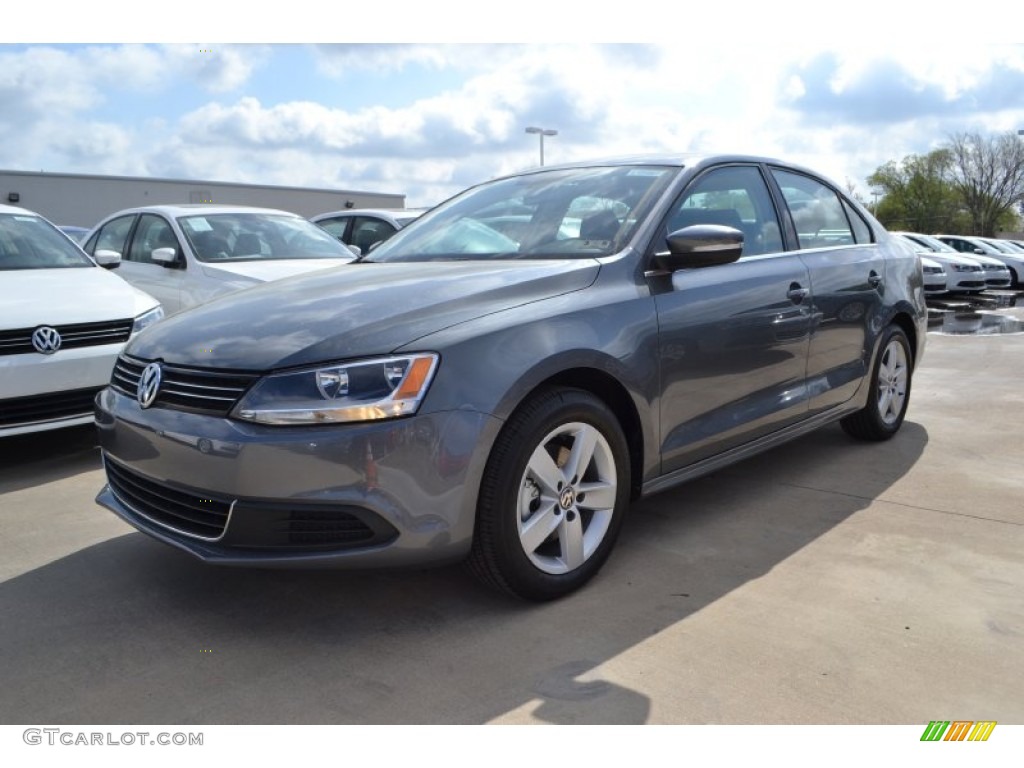 Platinum Gray Metallic Volkswagen Jetta