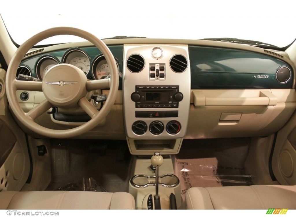 2009 Chrysler PT Cruiser Touring Dashboard Photos