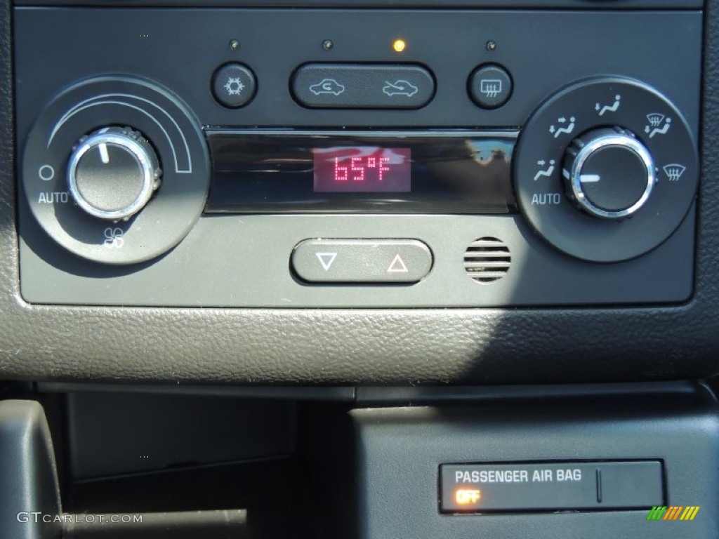 2007 Pontiac G6 GTP Sedan Controls Photo #79124668