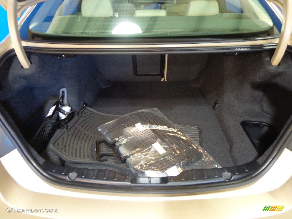 2012 BMW 5 Series 550i xDrive Sedan Trunk Photos