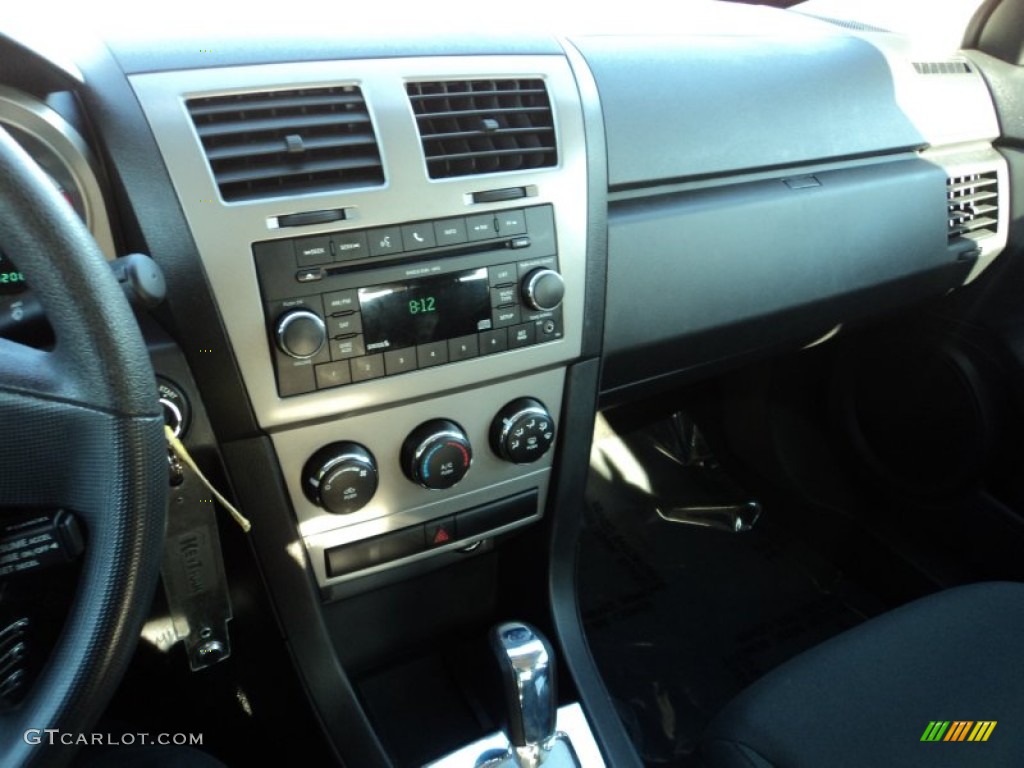 2010 Avenger SXT - White Gold / Dark Slate Gray photo #11