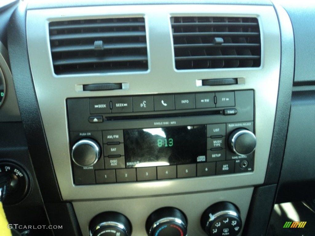 2010 Avenger SXT - White Gold / Dark Slate Gray photo #12