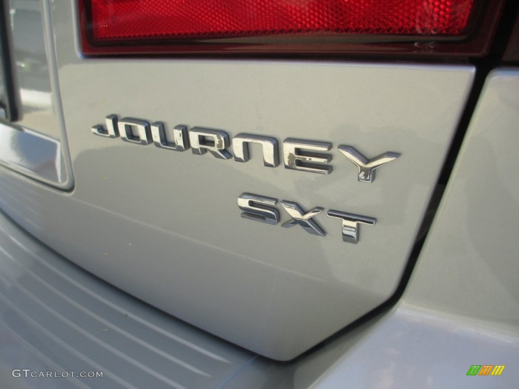 2009 Journey SXT AWD - Bright Silver Metallic / Dark Slate Gray/Light Graystone photo #9