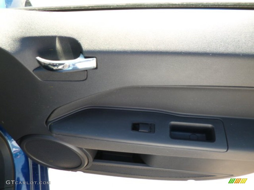 2009 Caliber SXT - Deep Water Blue Pearl / Dark Slate Gray photo #11