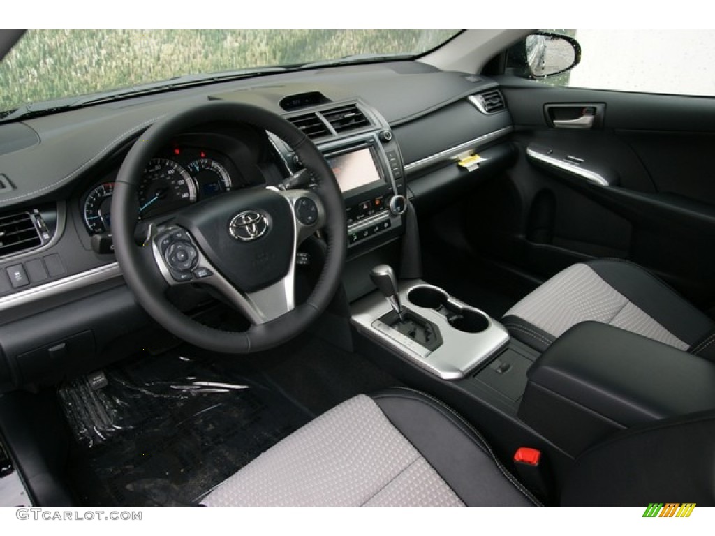 2013 Camry SE - Attitude Black Metallic / Black/Ash photo #5