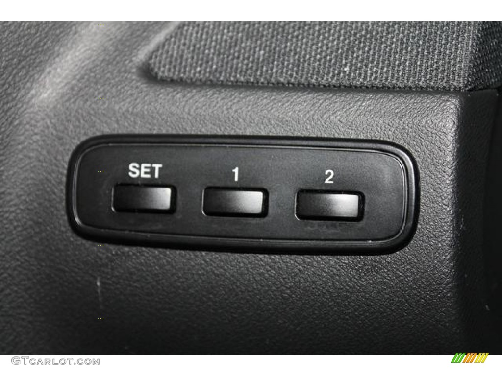 2010 Hyundai Azera Limited Controls Photo #79140840