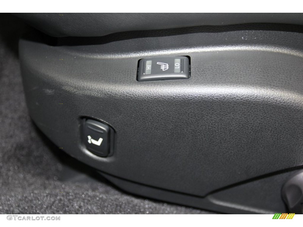 2013 Nissan GT-R Premium Controls Photo #79141101