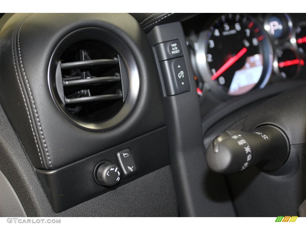 2013 Nissan GT-R Premium Controls Photo #79141296