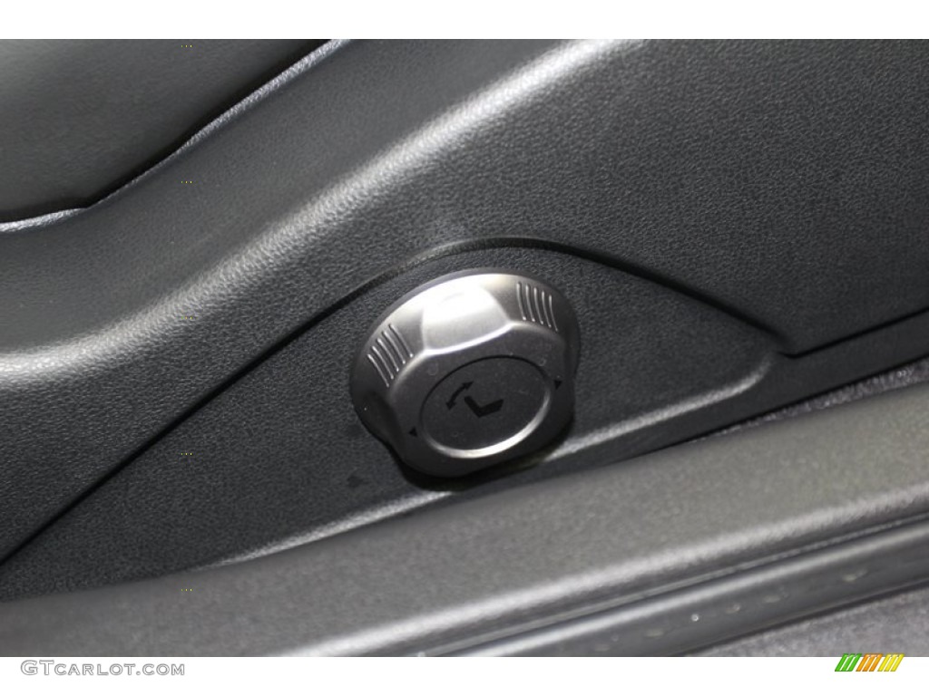 2013 Nissan GT-R Premium Controls Photo #79141399