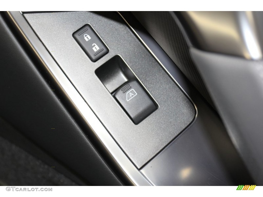 2013 Nissan GT-R Premium Controls Photo #79141443