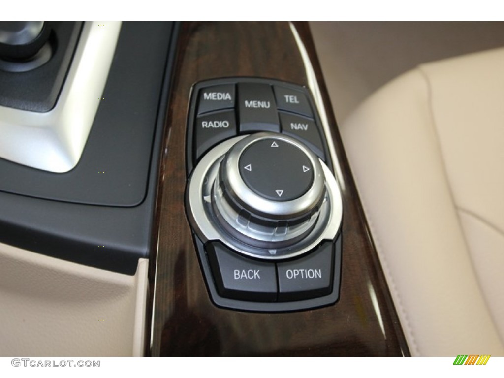 2013 BMW 3 Series 328i Sedan Controls Photo #79148213