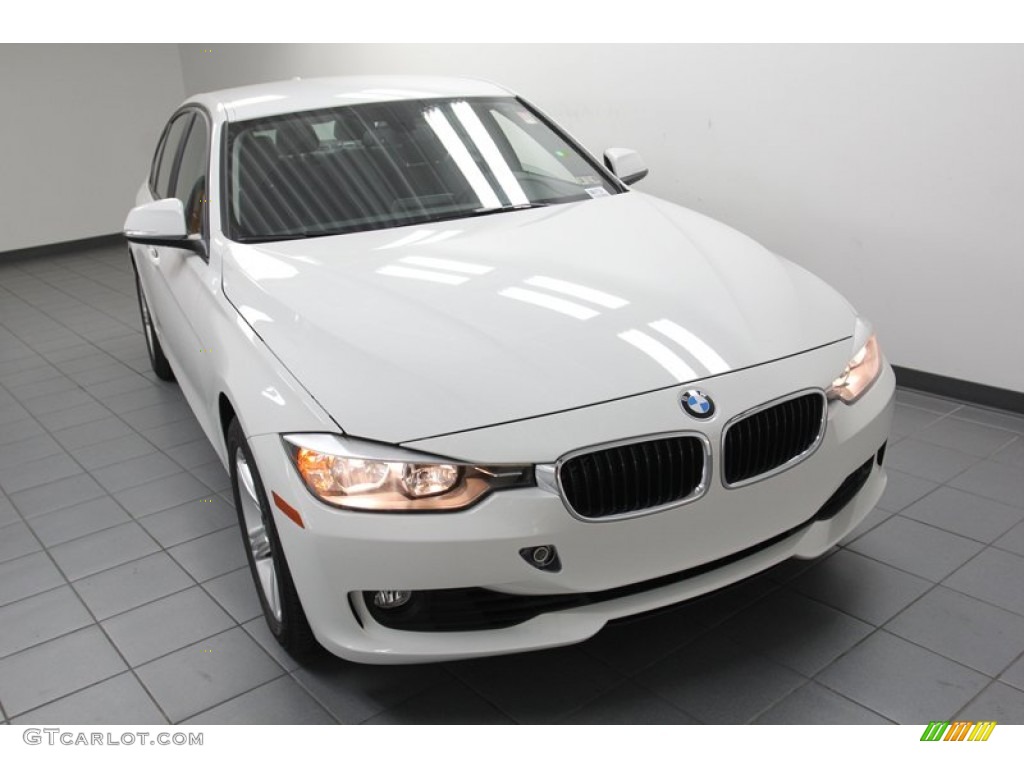 2013 3 Series 328i Sedan - Alpine White / Black photo #5