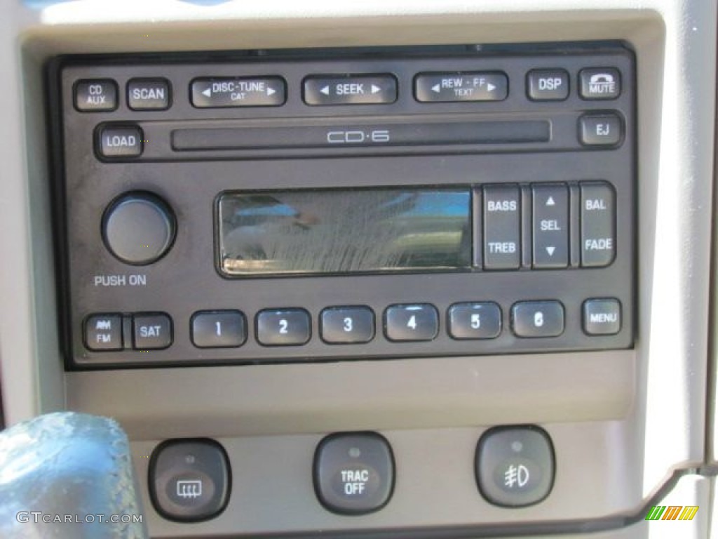 2004 Ford Mustang GT Coupe Audio System Photos