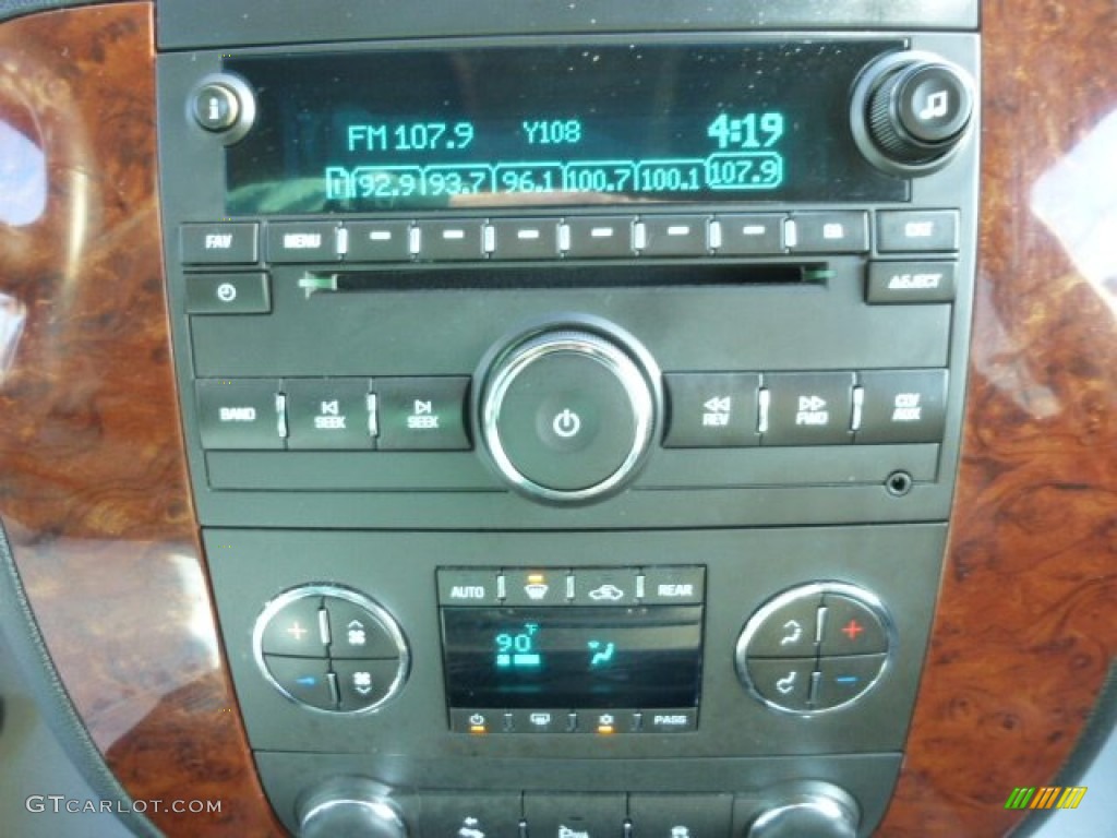 2012 Chevrolet Suburban LT 4x4 Controls Photos