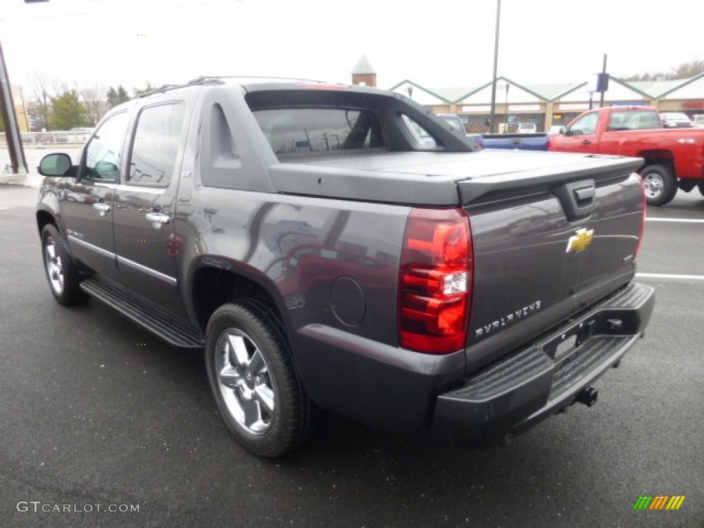 2011 Avalanche LTZ 4x4 - Taupe Gray Metallic / Ebony photo #5