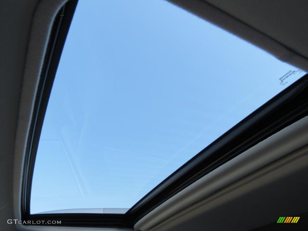 2013 Toyota RAV4 XLE Sunroof Photos