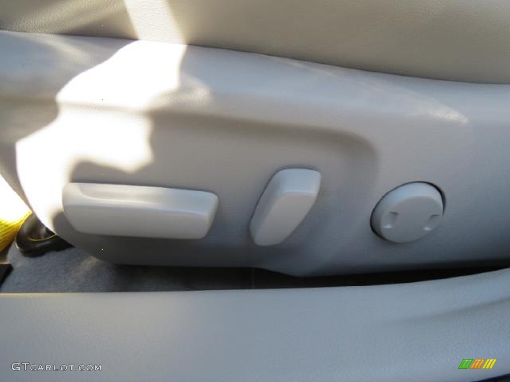 2013 Camry XLE - Magnetic Gray Metallic / Ash photo #9