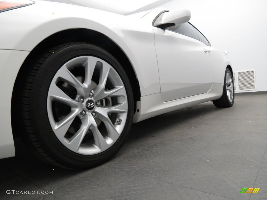 2013 Genesis Coupe 2.0T - Monaco White / Black Cloth photo #22