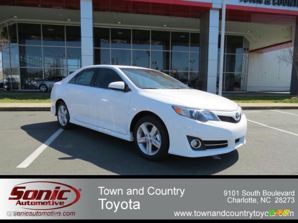 2013 Camry SE - Super White / Black photo #1