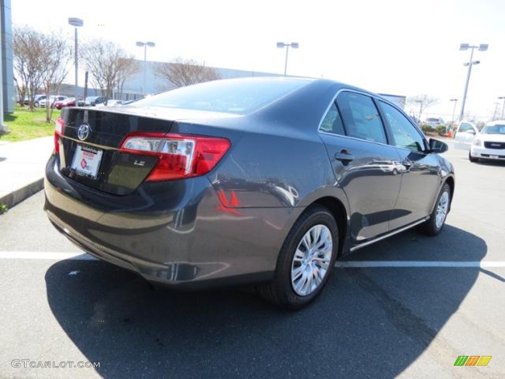 2013 Camry LE - Magnetic Gray Metallic / Ash photo #17