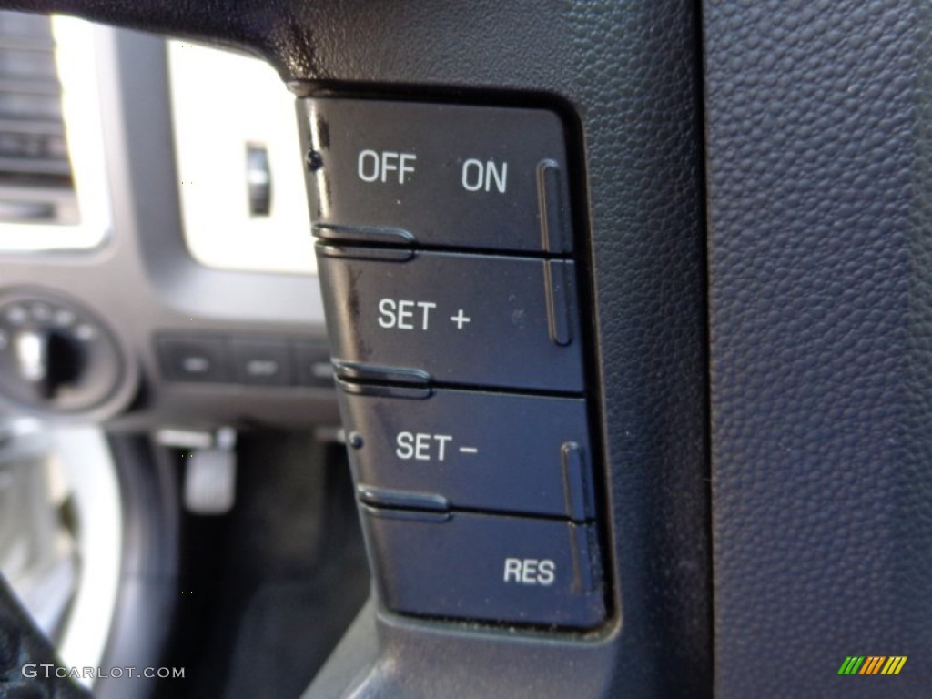 2009 Mercury Mariner Premier 4WD Controls Photo #79166558