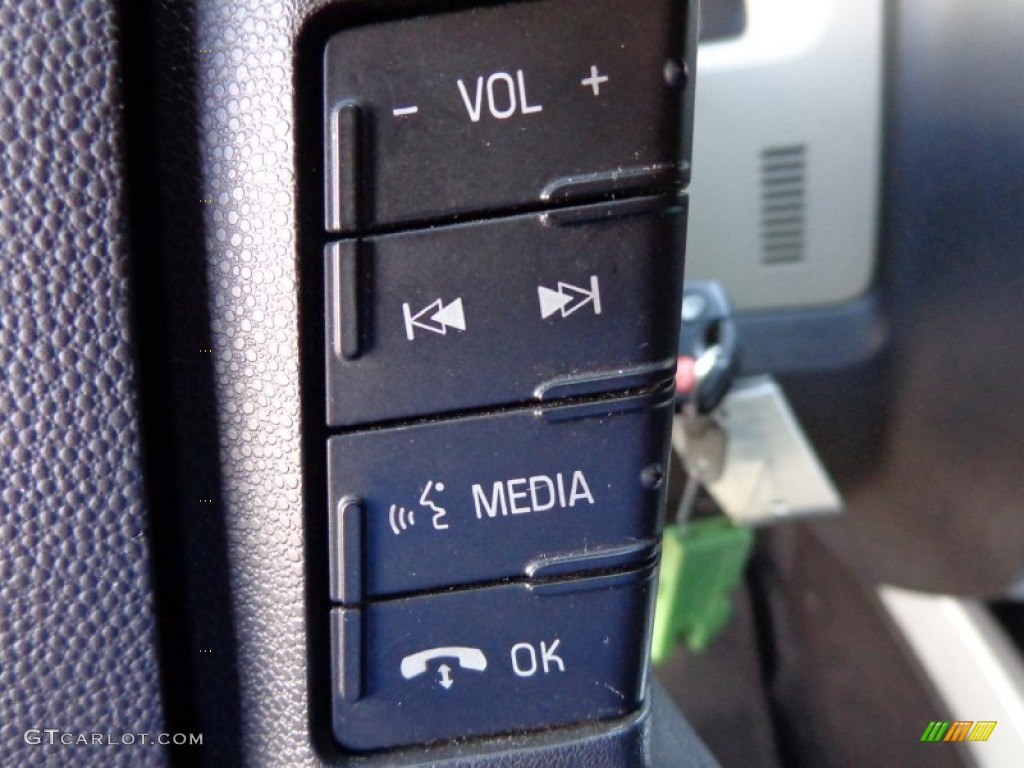 2009 Mercury Mariner Premier 4WD Controls Photo #79166576