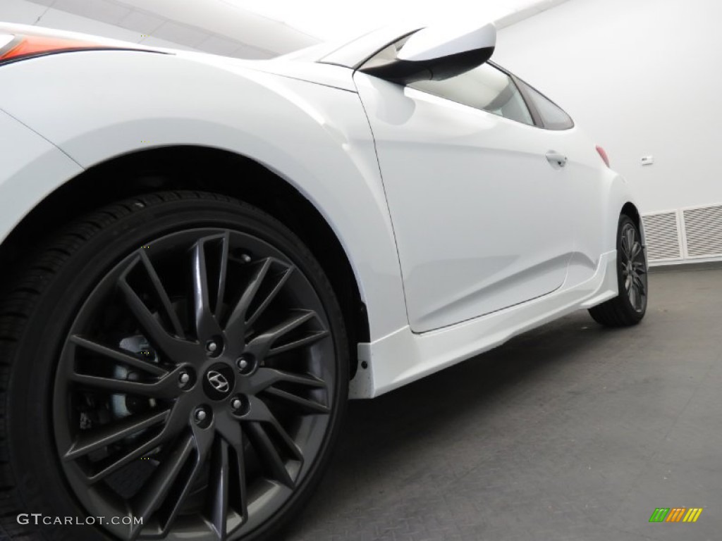 2013 Hyundai Veloster RE:MIX Edition Wheel Photos