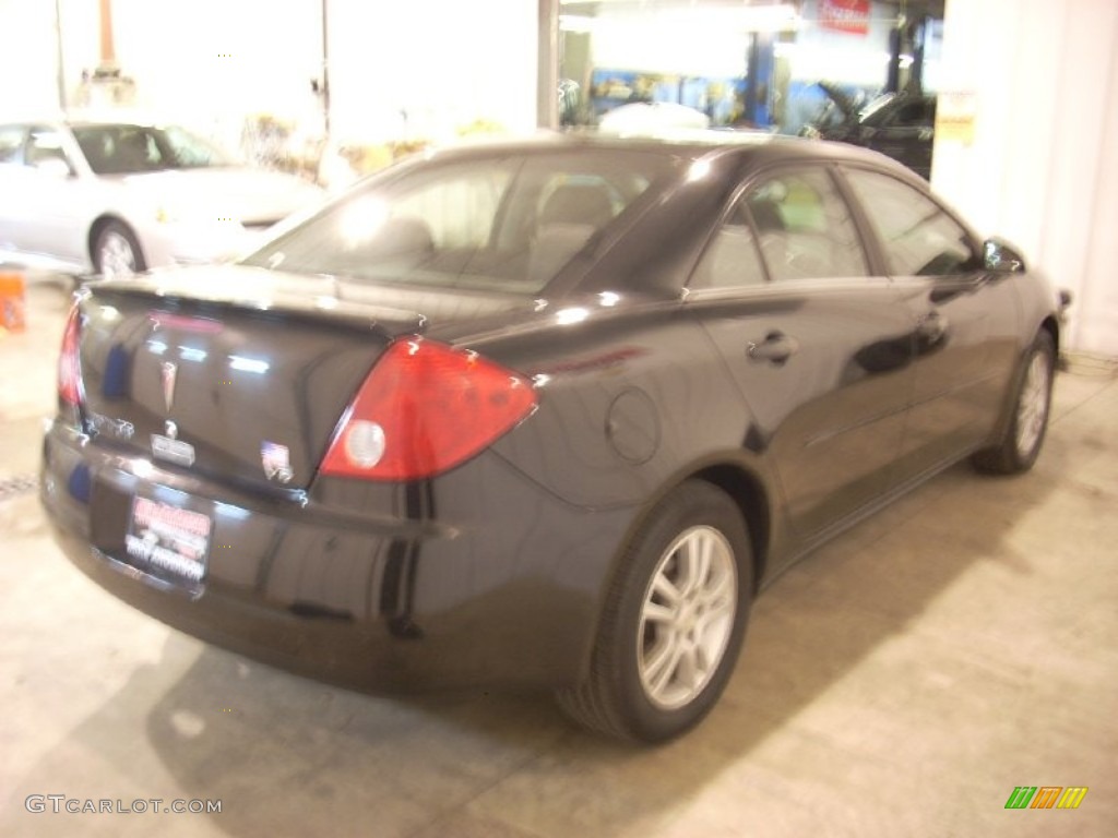 2005 G6 Sedan - Black / Ebony photo #15