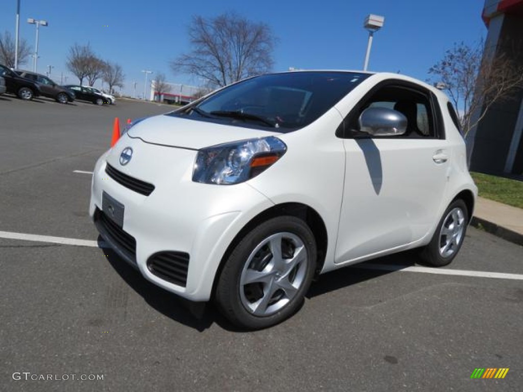 Blizzard White Pearl 2013 Scion iQ Standard iQ Model Exterior Photo #79168197