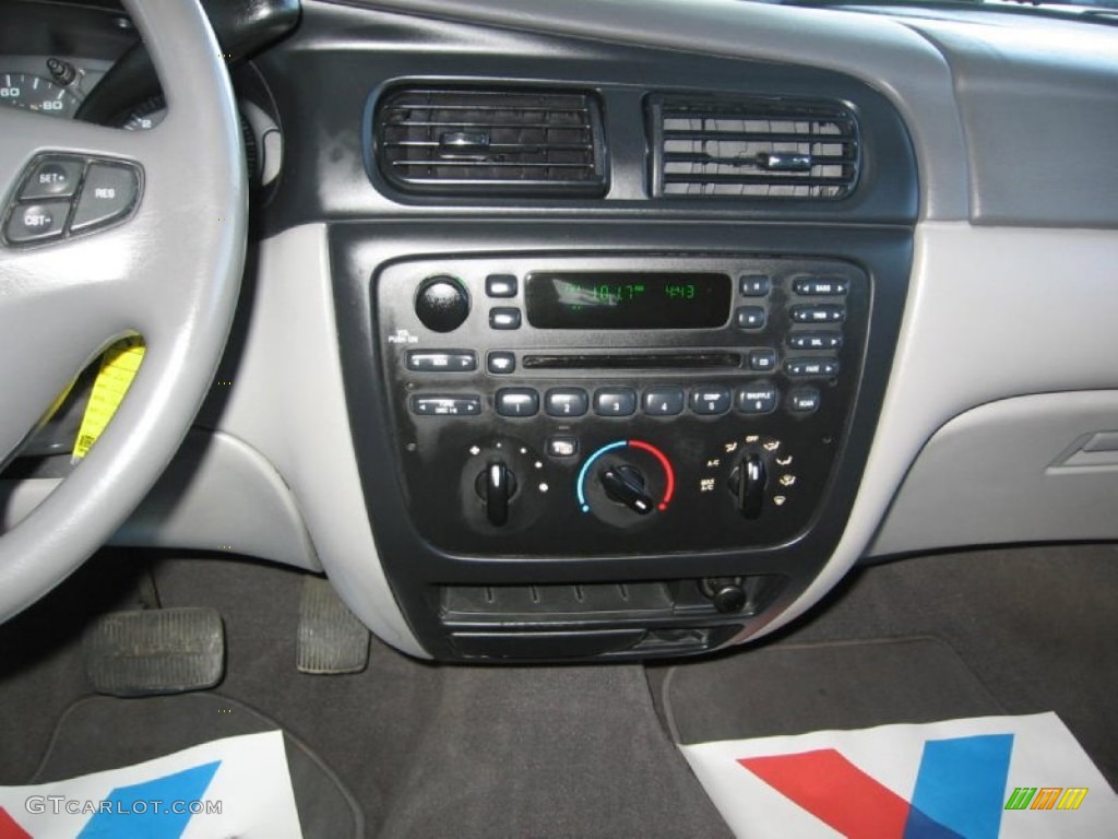 2001 Ford Taurus SE Wagon Controls Photo #79170078