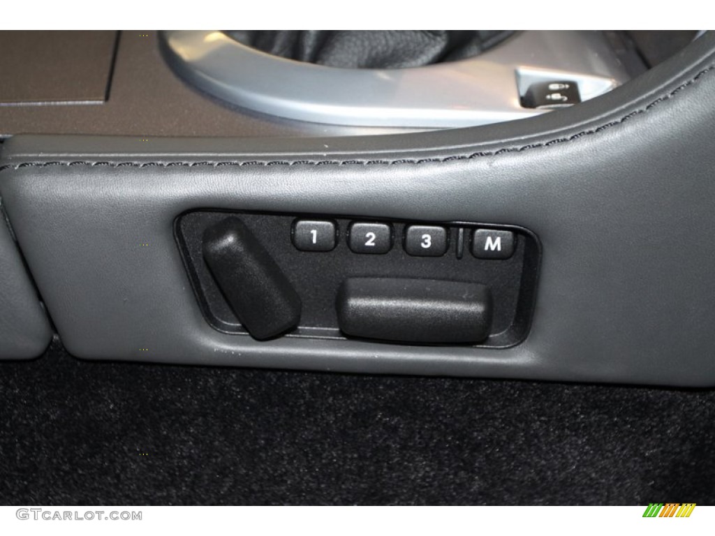 2007 Aston Martin V8 Vantage Coupe Controls Photo #79171629