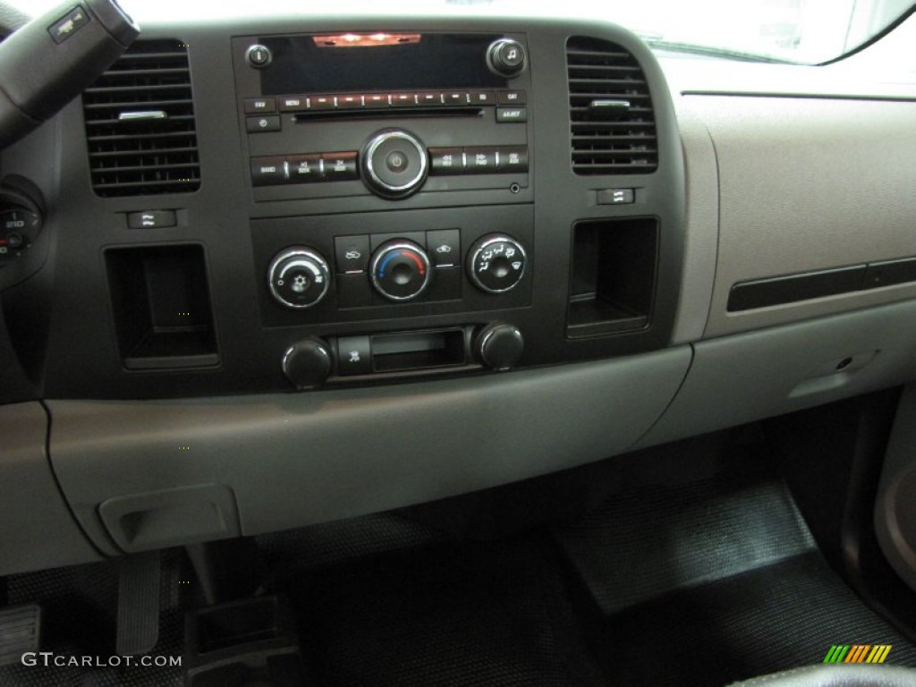 2011 Silverado 1500 LS Regular Cab 4x4 - Sheer Silver Metallic / Dark Titanium photo #16