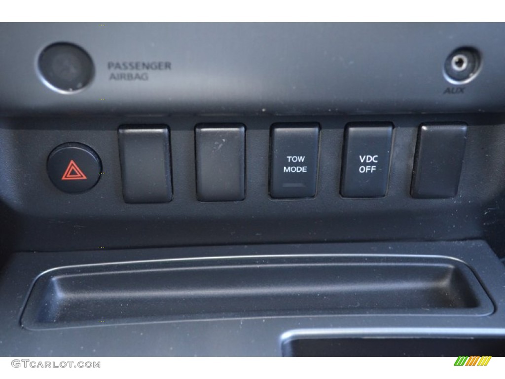 2010 Nissan Titan SE Heavy Metal Chrome Edition Crew Cab 4x4 Controls Photo #79175139
