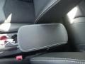Black - 200 S Sedan Photo No. 8