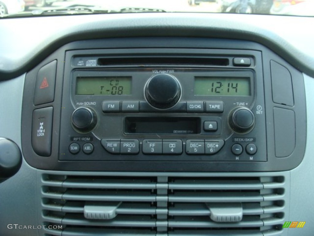 2004 Honda Pilot EX 4WD Audio System Photos