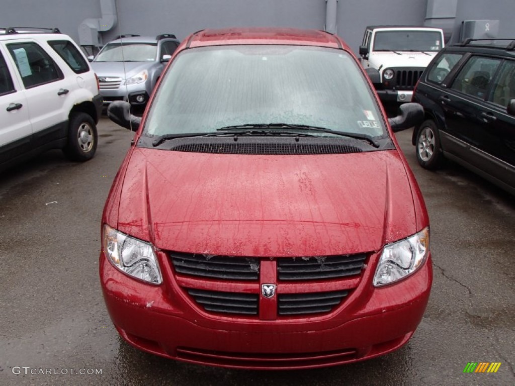 2005 Caravan SXT - Inferno Red Crystal Pearl / Medium Slate Gray photo #2