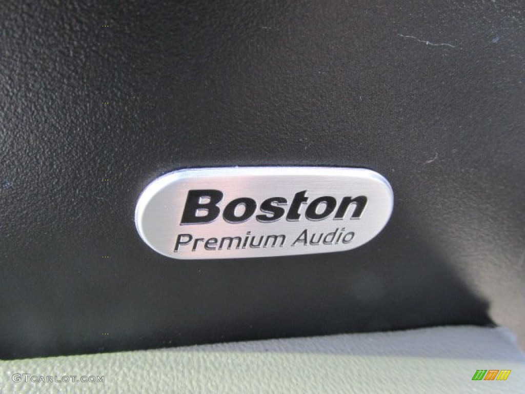 2008 Chrysler 300 Touring AWD Audio System Photo #79183139