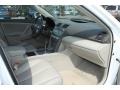 Super White - Camry LE Photo No. 23