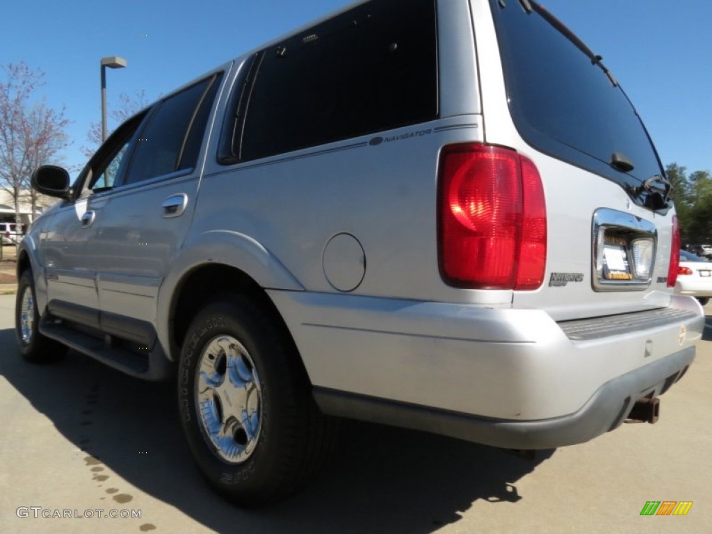 1999 Navigator 4x4 - Silver Metallic / Medium Prairie Tan photo #2