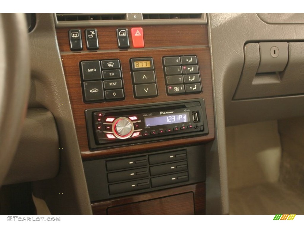 1995 Mercedes-Benz C 280 Sedan Controls Photos