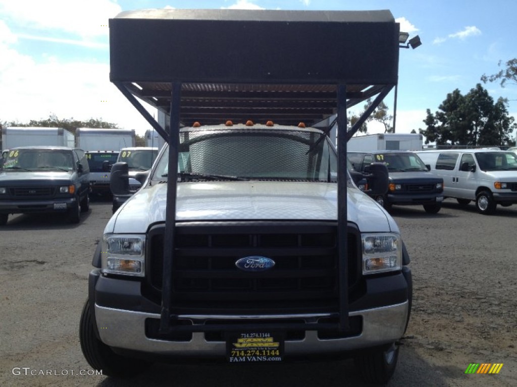 Oxford White Ford F550 Super Duty