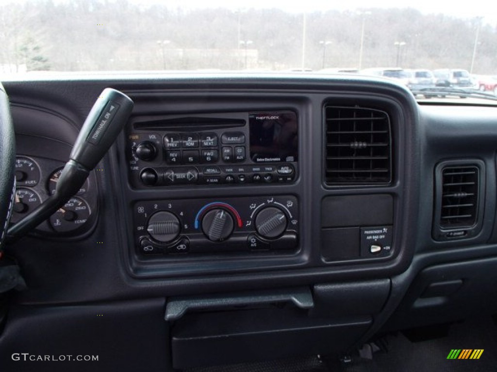 2001 Chevrolet Silverado 1500 LS Regular Cab Controls Photo #79203250