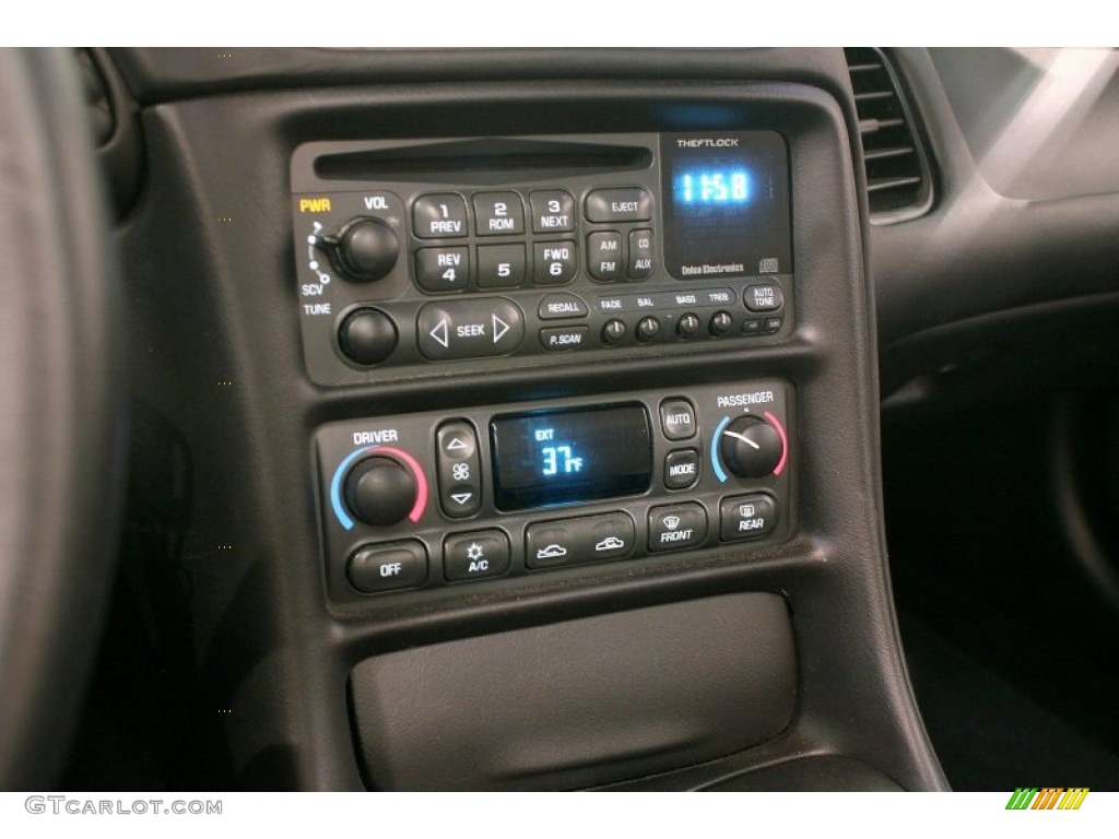 2001 Chevrolet Corvette Convertible Controls Photo #79204975