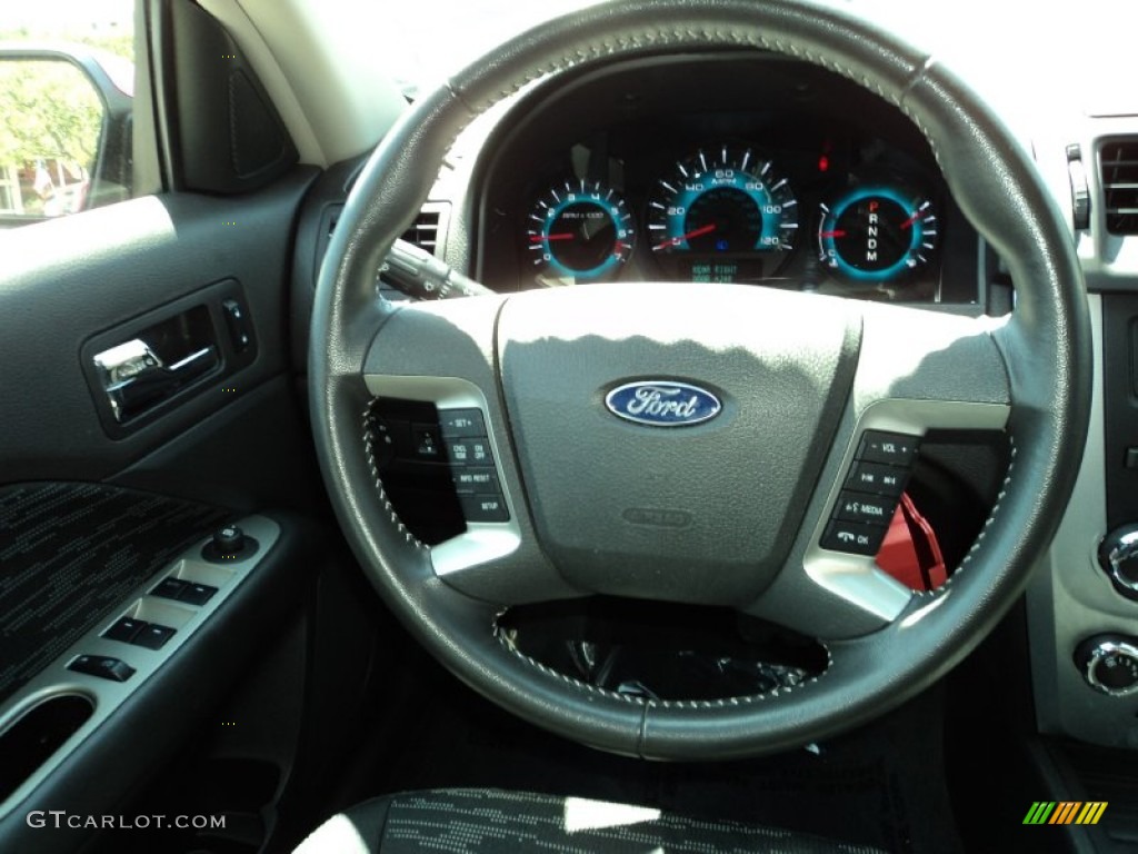 2011 Fusion SE - Red Candy Metallic / Charcoal Black photo #25