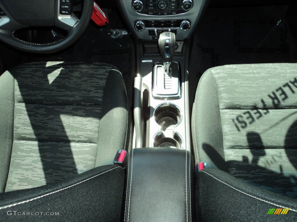 2011 Fusion SE - Red Candy Metallic / Charcoal Black photo #28