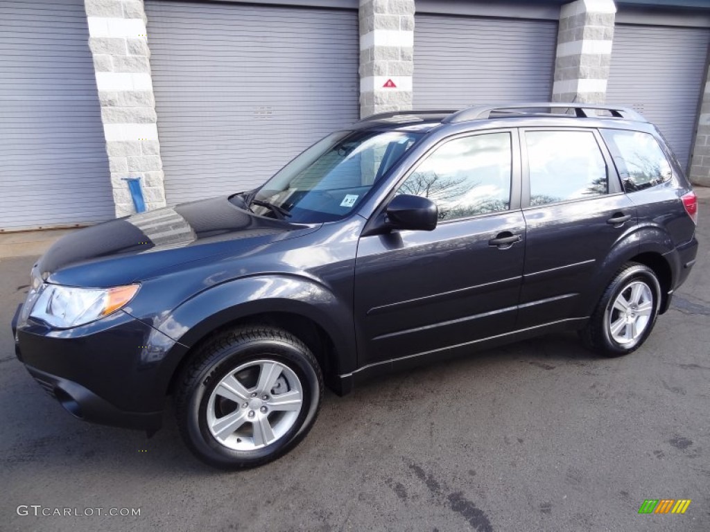 2013 Forester 2.5 X - Dark Gray Metallic / Platinum photo #2